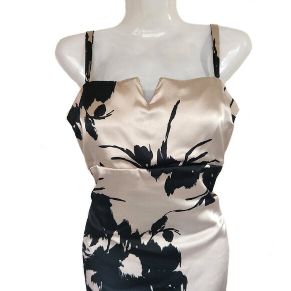 Stunning Le Chateau Creme with Black Floral Dress Size Large - Picture 2 of 5